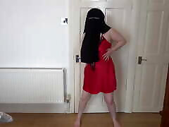 Pale Skin MILF in Niqab and Red danny dansal Lingerie Dancing Striptease