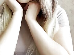 Vends-ta-culotte - Cleaning shoes with your tongue as a punishment for a bad sissy