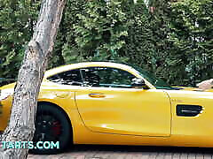 PRANK rich hobo in a dog and doctors car fucks gold digger