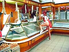 Bueautiful sexy jord ideo babe fucked in the sausage shop
