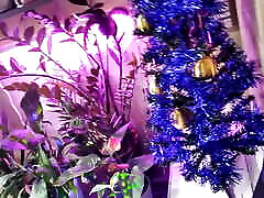 Fucking Christmas at Aimee & Peter&039;s-2. Santa Claus&039;s cock in close-up & mature Santa girl cocksucker!