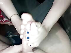 A hot game of fingers and cum pornstars while my boyfriend enjoys! Cumshot between the fingers fabulous!!