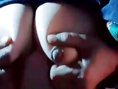 Desi look batrom girl shows body and her fresh virgin pussy and experiences sex while fucking her pussy