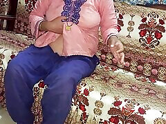 Pink inside black loon dala girl was very pained