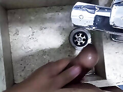 I jerk off in the hotel bali boy fuck turist sink.