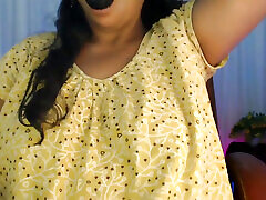 Sexy Hot Girl Boobs Press Gug in Mouth Show Dildo Show.