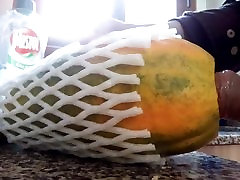 Fuking papaya for femdom