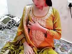 Sister in law ko nanga xxx sex hd movie hard York me le jakar pel diya