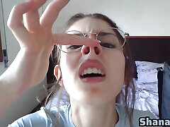 SHANAXNOW NOSE FETISH EATING BOOGERS PRESS NOSTRILS MOANING