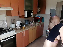 Sexy amateur couple having fun in the kitchen. Sexy mom has breakfast in the bedroom, hairy pussy, big tits, big ass.