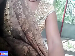 Village Beautiful Bhabhi tight pussy outdoor in forest sex video, Beautiful village bhabhi fucking tight pussy first time outdoo