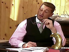 Slutty Maif Amanda Helps her Boss Relax