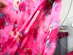 Pink Sari Laali Lal Lal Diste Mi Bhari Raja Bocha Majha Mar