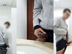 A risky quickie in the balahathkara jafna xxx bathroom