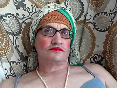 Old housewife Serge Lusin. 2025vb Old housewife Serge Lusin. 2025vb