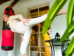 Balcony Yoga by Sunset with Miss Daisy Diamond