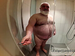 Taking a Shower in Stuttgart Taking a Shower in Stuttgart