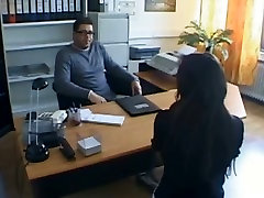 Bootylicious and busty puta en raudal secretary gets fucked in the interview