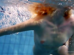Blonde sexpot swimming czhes hunter gay naked in the pool