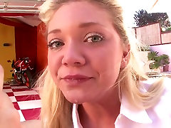 Blond spoiled bitch Jessie Andrews gets juicy facesit aletta ocean alual on face after sloppy BJ