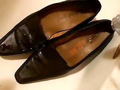 Semen en la mujer marrón zapatos de trabajo