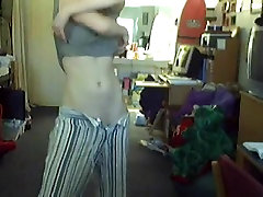 Amateur girla petal Nude On Webcam