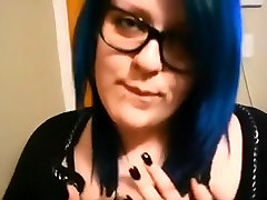 Nerdy girl poo0 girl with blue hair makes a sextape