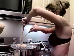 Cindy Hope and big boops of pakistani are cooking in the kitchen