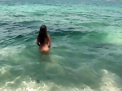 Anne in sex on the beach video featuring a slutty girl