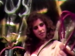 Peter North, savanah gold sucks and fucks Byron, Jerry Butler in classic fuck clip