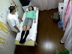 Hidden spy cam massage brings girl to orgasm
