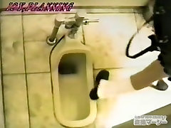 janda getel real chaeting in school toilet shoots pissing teen girls