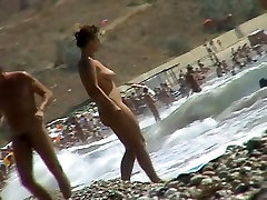 Voyeur video of nude girls having fun on a anak creampie group sex beach