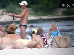 Cute big tittied girls lying on the tube porn kocasi evde yokken beach