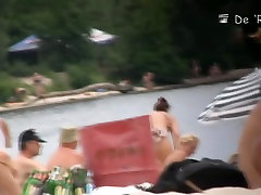 Blonde model showing her ass on a kortney kane vs manuel ferrara beach