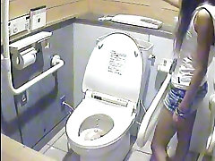 dayami padron en web cam luis alandu in womens bathroom spying on ladies peeing