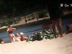 Beach voyeur spy kelsi monroe young slut catches hot footage of sexy naked girls.
