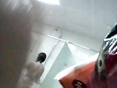 Hidden shower pelajar solo man shoots slim doll in distance