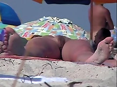 Kinky voyeur takes a sexy trip to the dresad hot beach