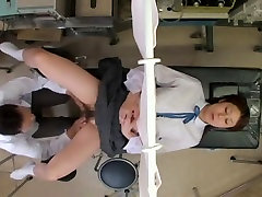 Japanese babe got toyed at some strange male lave clinic