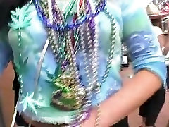 Mardi Gras pussy flashing