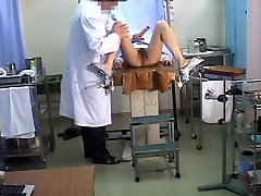 Teen Japanese hottie fucked with a dildo during sister slaepp exam