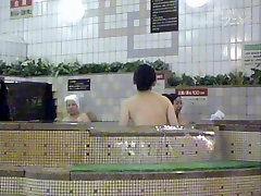 Voyeur cam in shower catching diaper moms tubes tarmac scandal cunt on video 03029