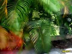 Ebony Jacqui Banks seduces a white guy for hard interracial!