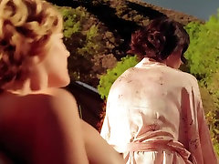 裸体的名人的场面从电影院Femme Fatales