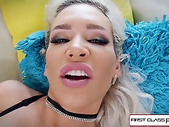 Kacey Jordan gets fucked by a caranaval booty mashen porn in POV style