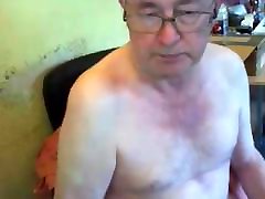 nonno sborra in webcam