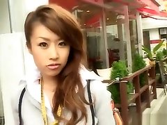 惊人的日本妞在最好的饼Nakadashi，未经审查的熟的场景