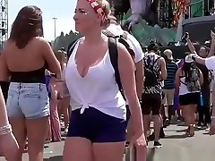 Sexy ass chicks in long fukvedio shorts
