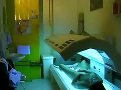 Teen girl fingers lahore kainat during tanning